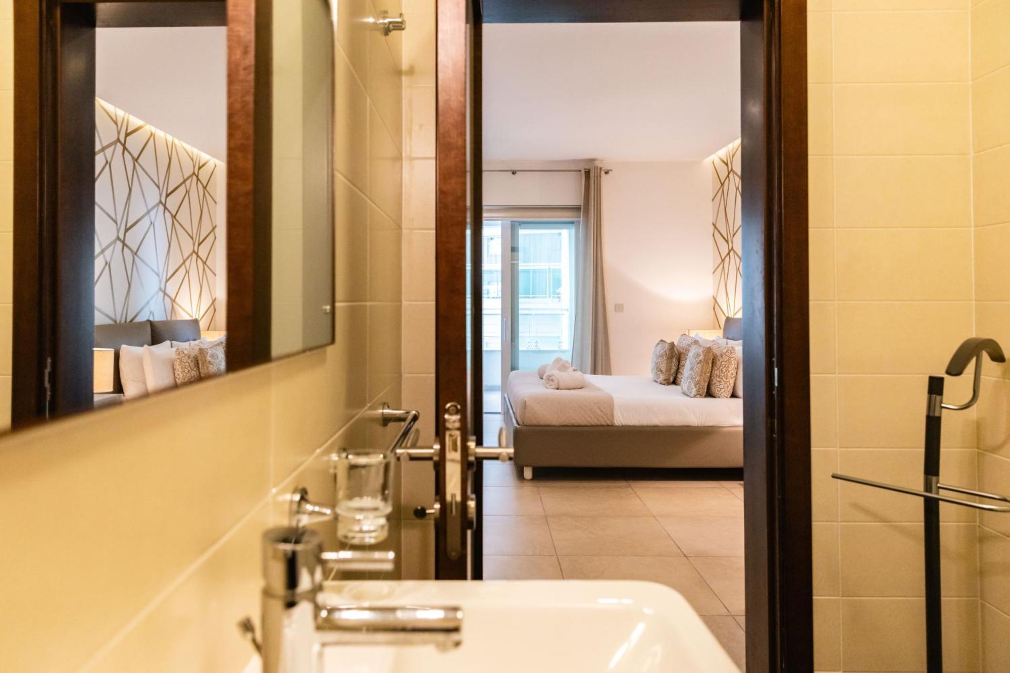 Luxury Seafront 3Br With Pool By Arcobnb Sliema Luaran gambar